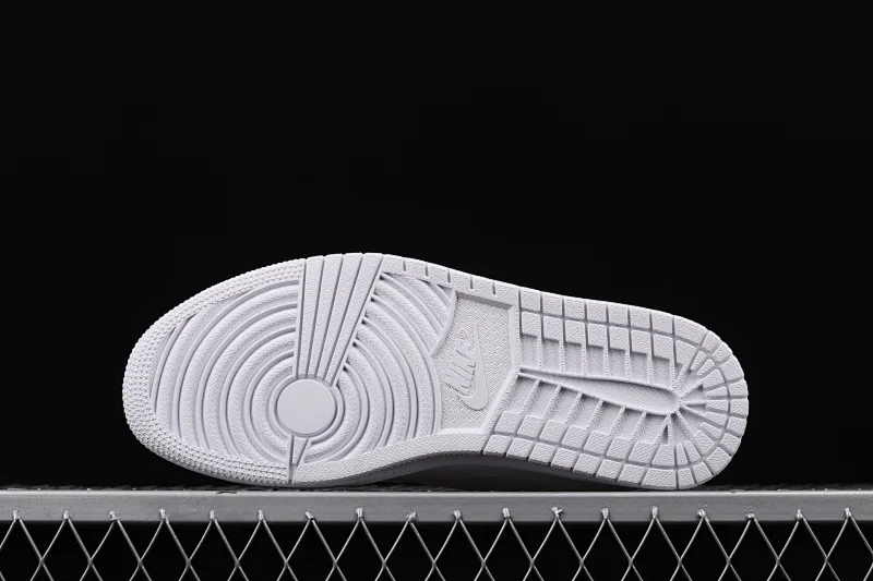 All Categories Air Jordan Jordan Series Basketball Shoes Air Jordan 1 Mid Air Jordan 1 Mid All White China Full First Layer Authentic Standard 554724-109